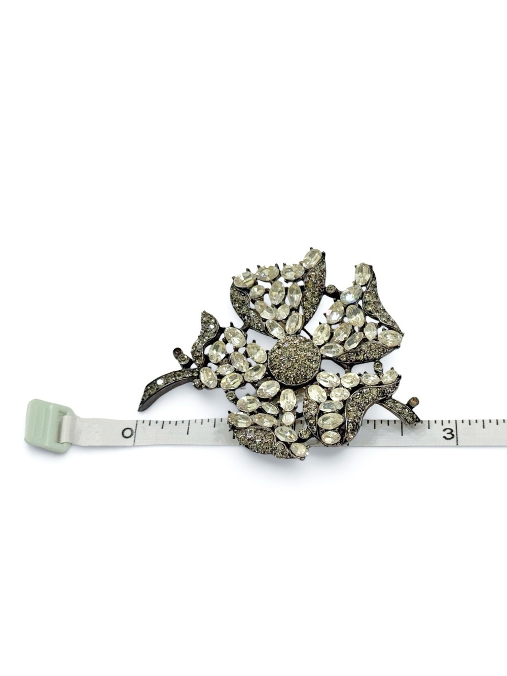 Rare Crown Trifari Couture Flower Brooch, Clear Rhinestones & Smoke Crystal Pavé - Picture 11 of 13